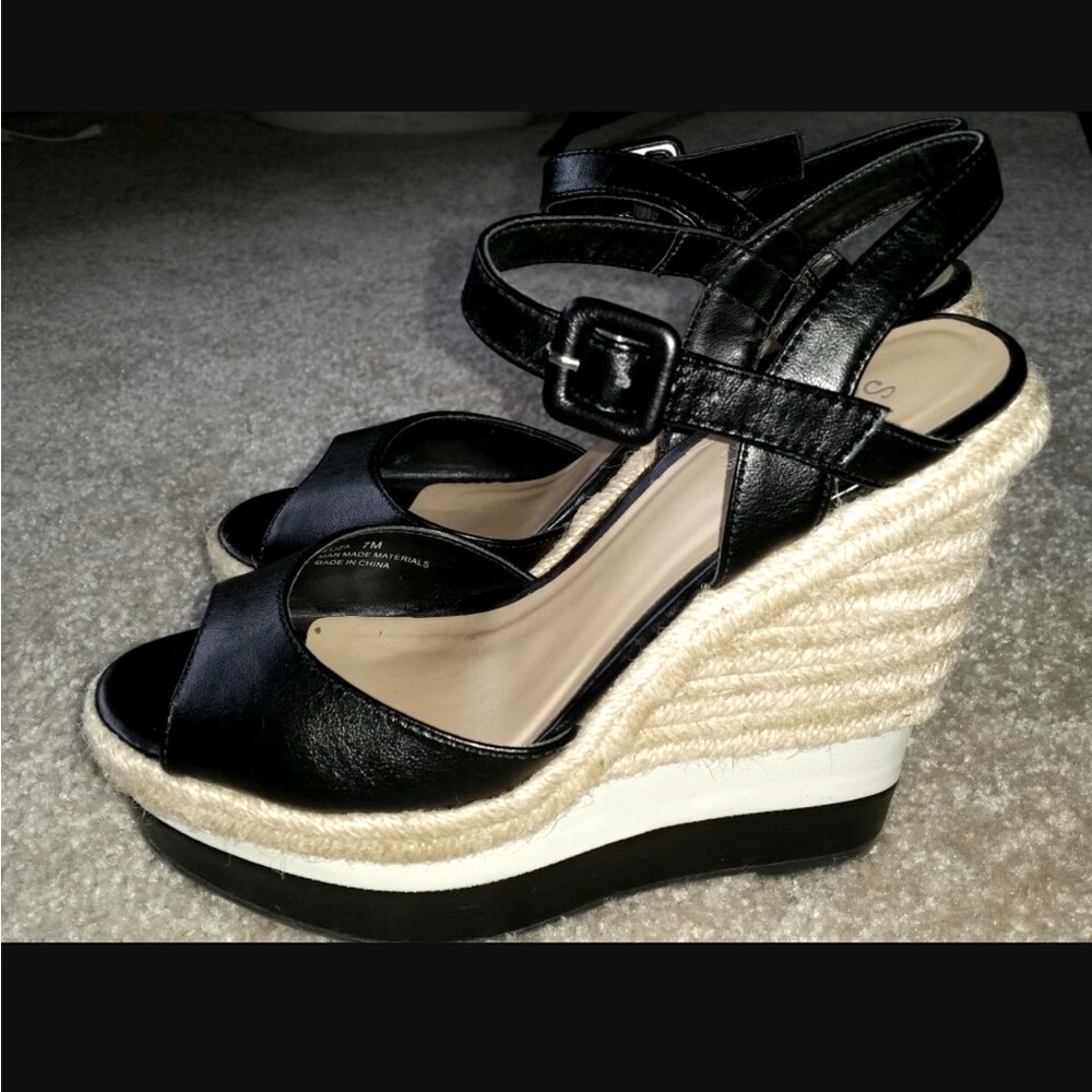 NWT wedge sandals sz 7M